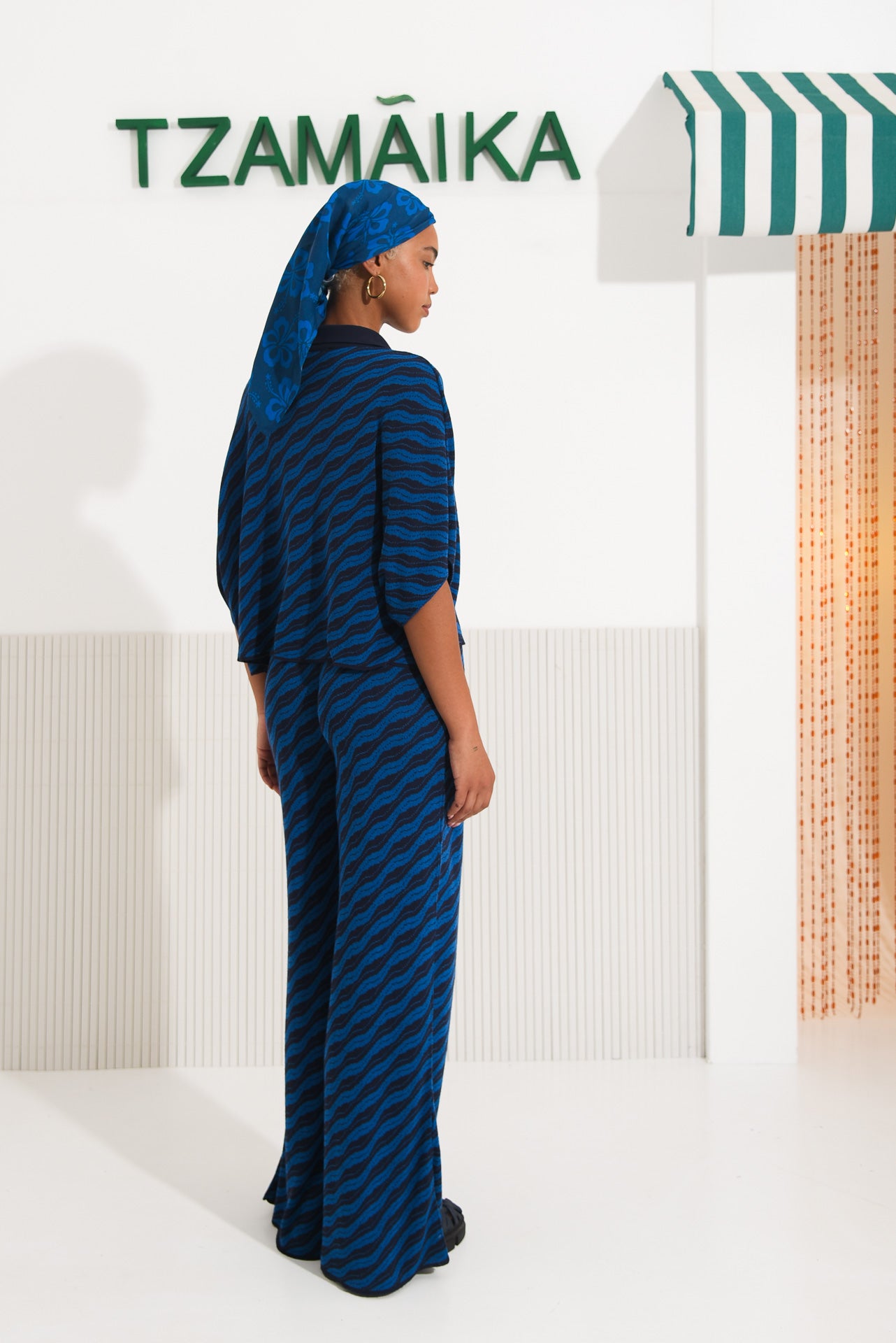HIBISCUS LARGE SCARF BLUE