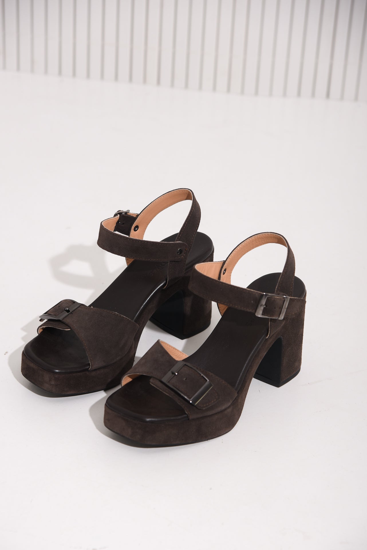 CHIKOO HEELS BROWN