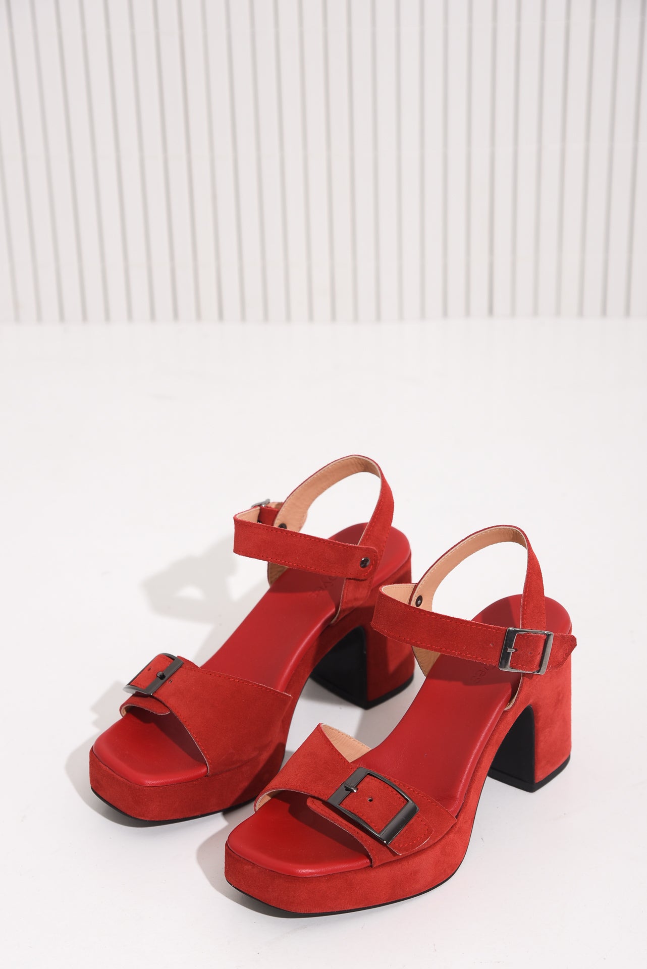 CHIKOO HEELS RED