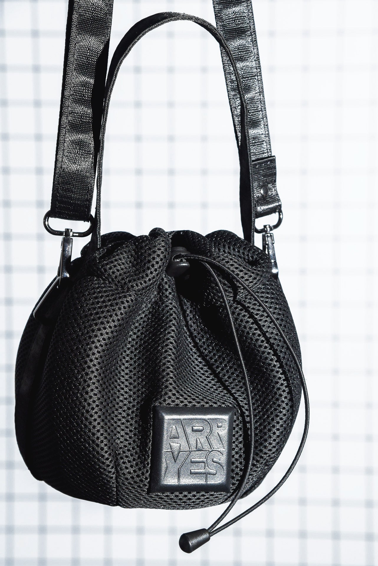 ONWARD POUCH BAG BLACK