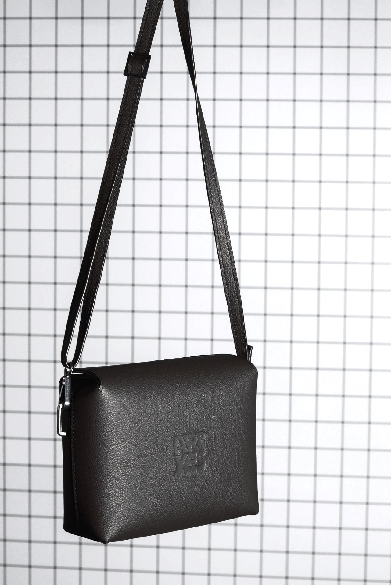 GRACE SQUARE BAG BLACK