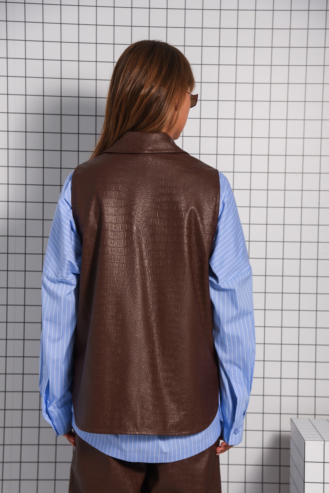 BREAKING BARRIERS VEST BROWN