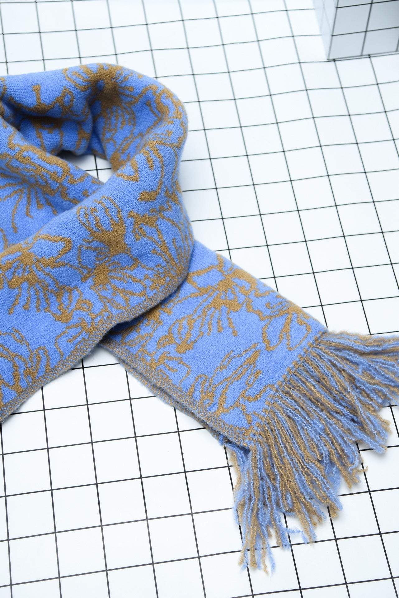 BLOOM SCARF LIGHT BLUE