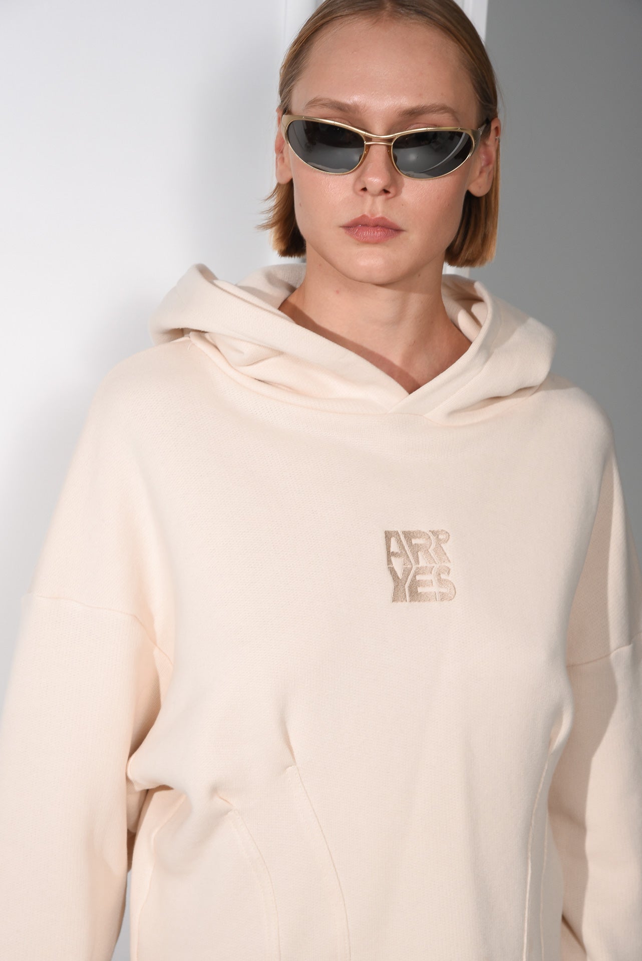 BEYOND HOODIE CREAM