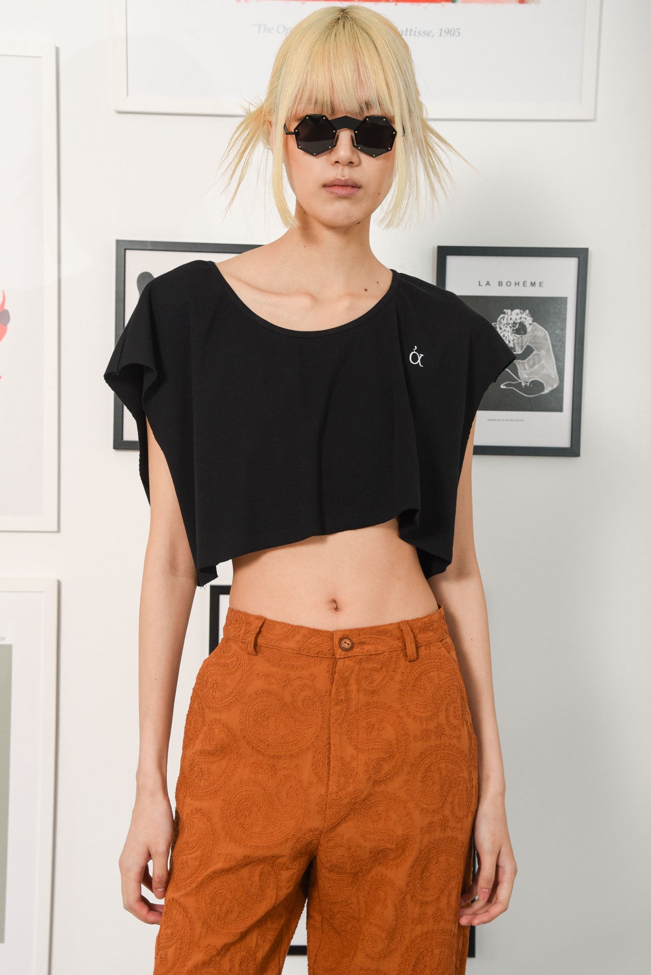 GUERNICA CROP TOP BLACK