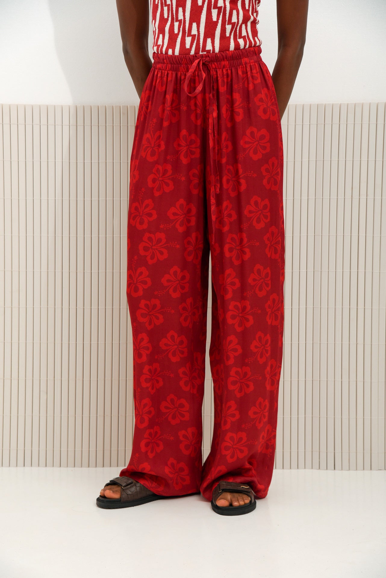 パンツ ASPESI Woman Pants Red 0112A950 01109 Assthetic Pants No Zipper - Bordeaux Red - Pairadize