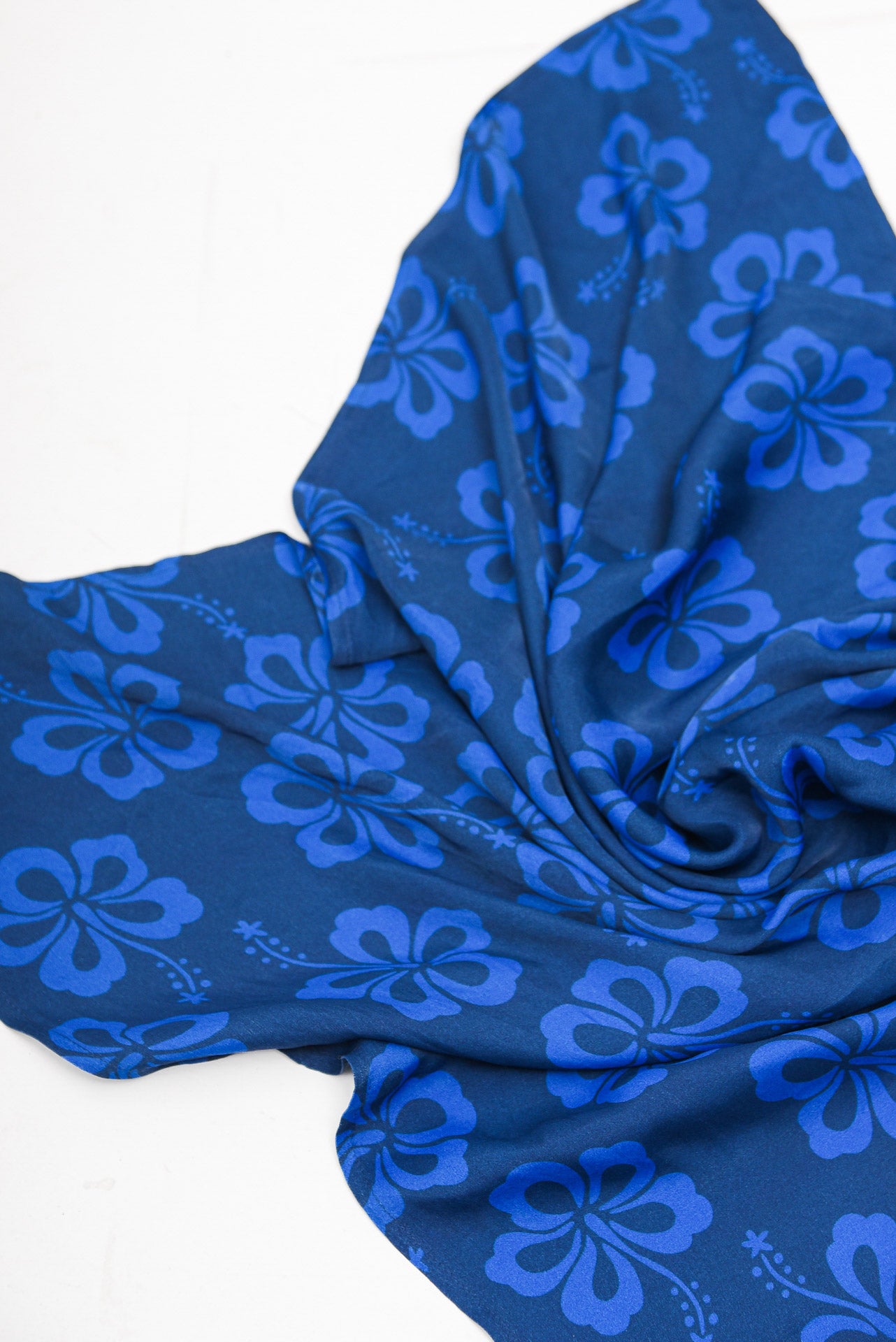 HIBISCUS LARGE SCARF BLUE