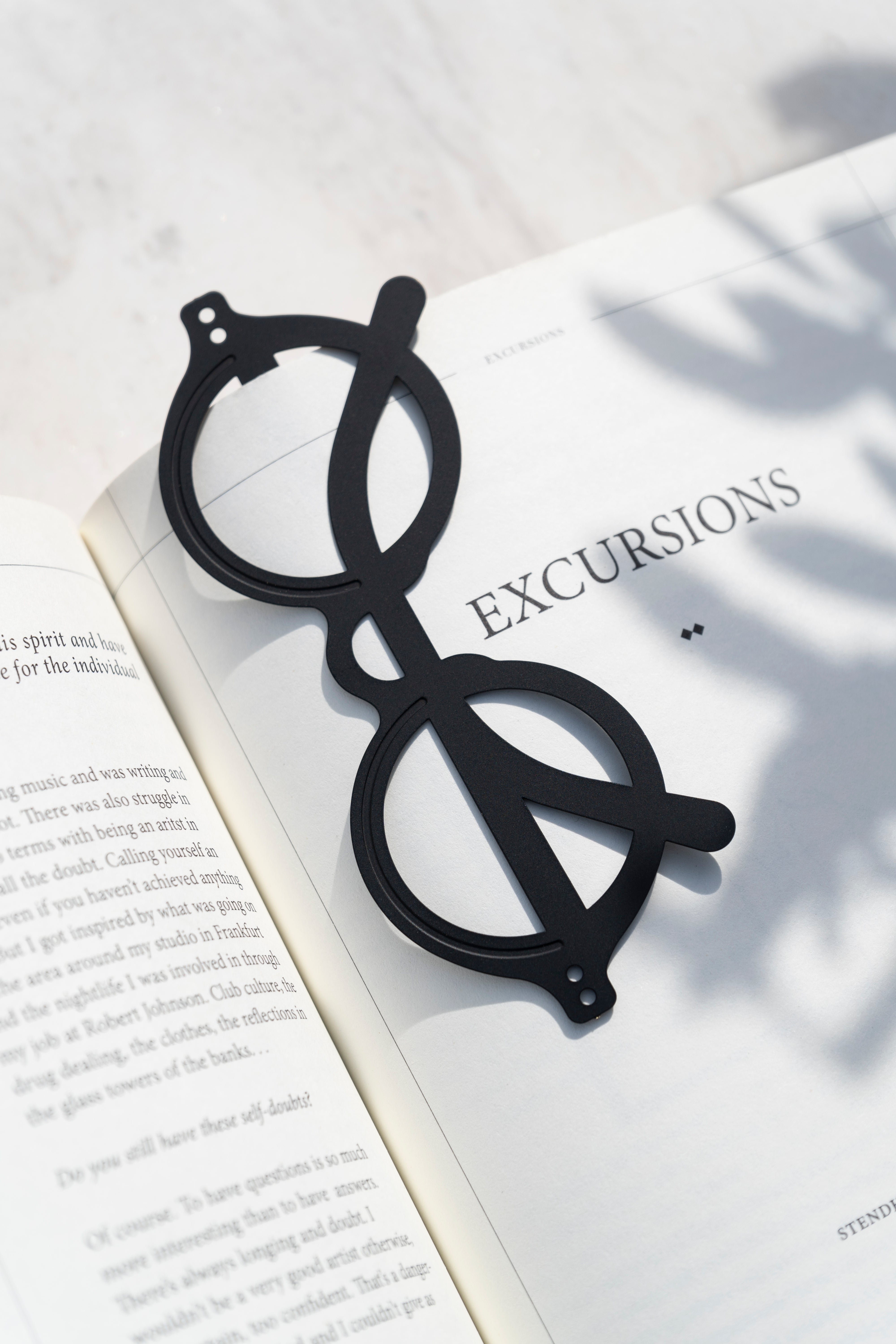 THE VOYAGE BOOKMARK BLACK