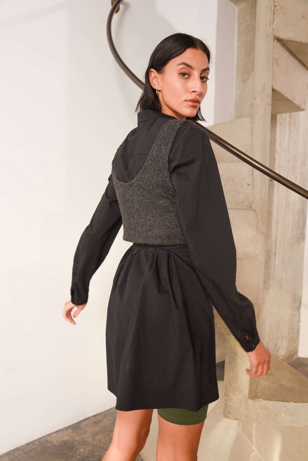 FAIRYTALE CROPPED VEST BLACK