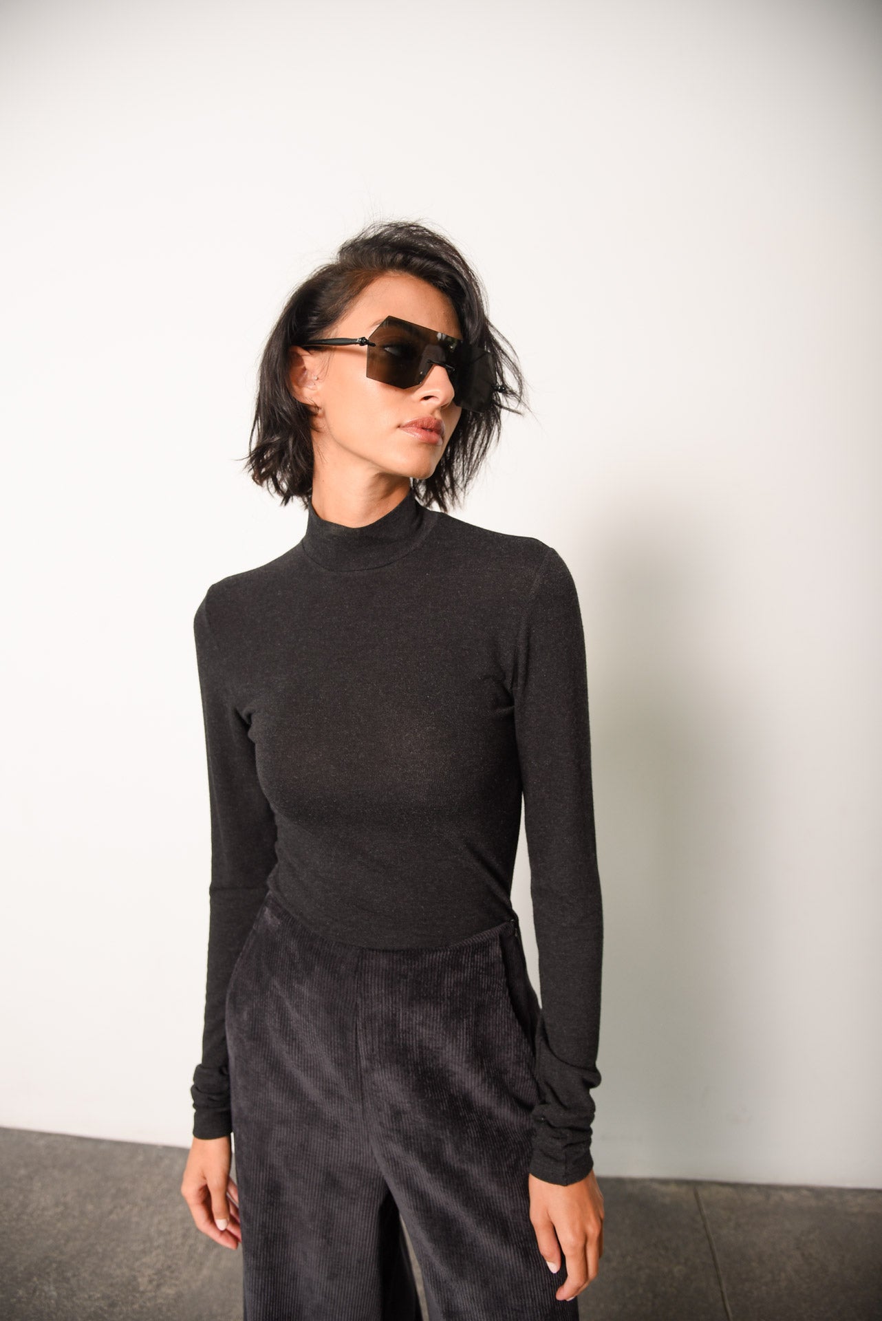 DANTELION TURTLENECK BLACK