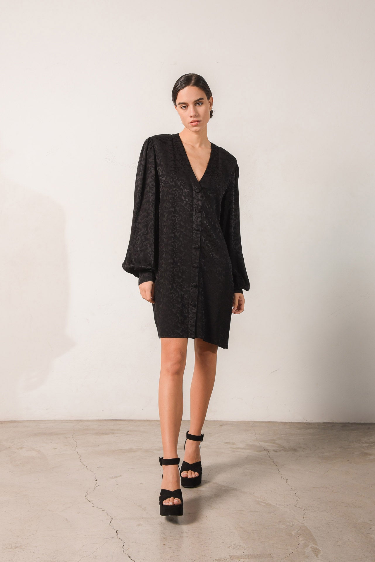 QUEEN OF HEARTS SATIN SHIRT DRESS BLACK