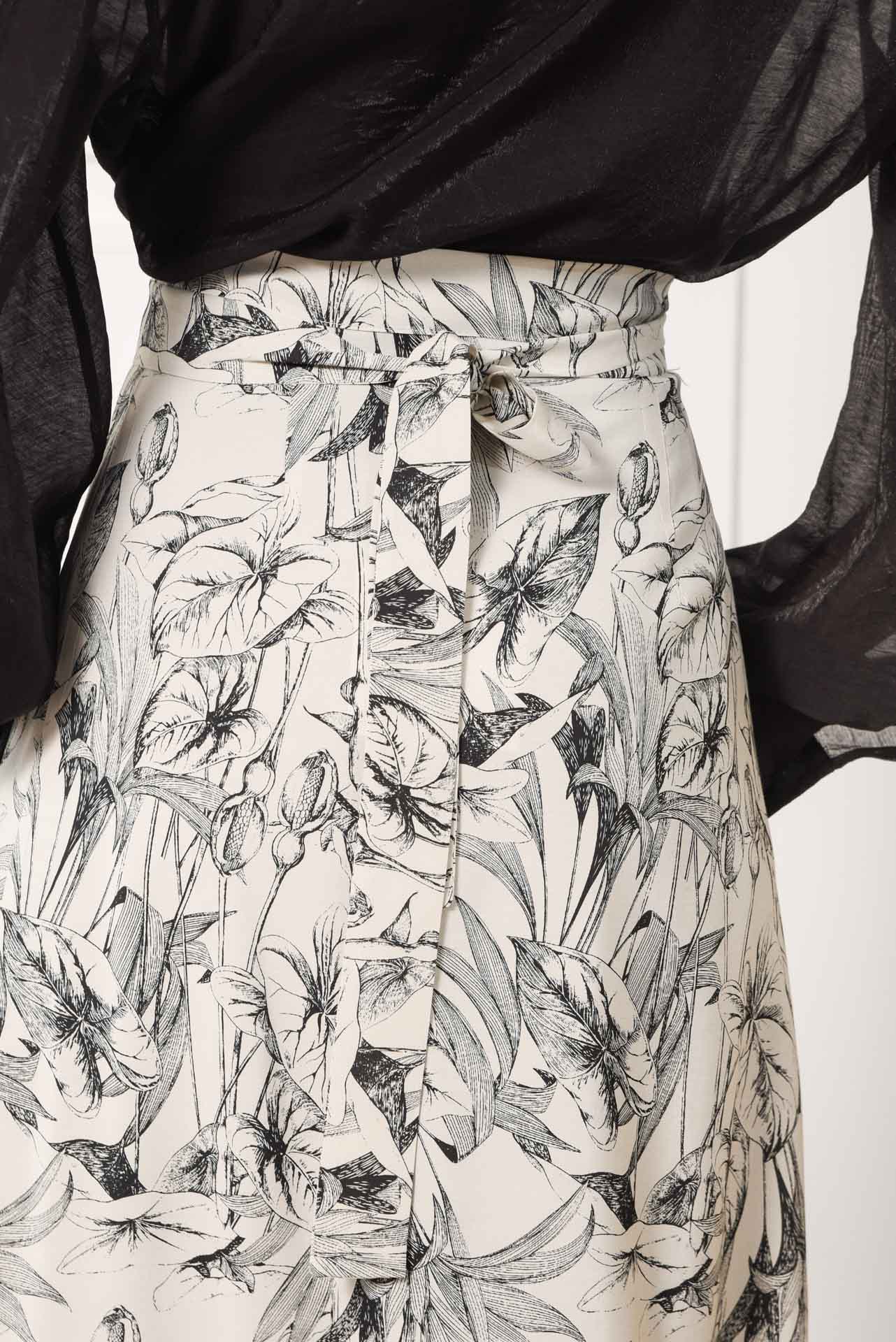 THE GREAT WAVE WRAP SKIRT OFF-WHITE